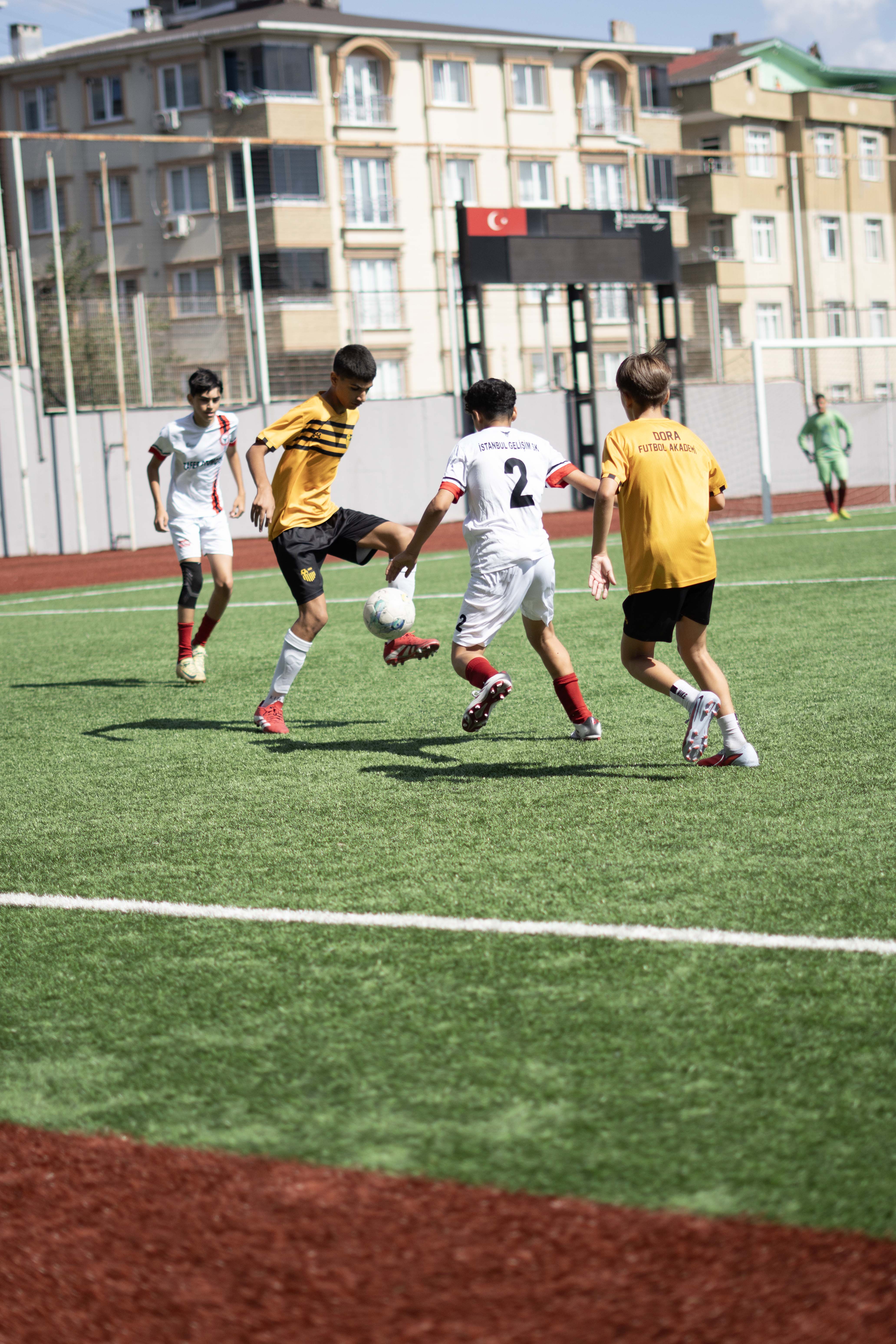 DORA FUTBOL AKADEMİ